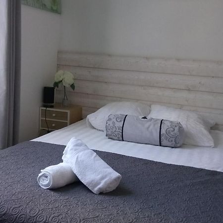Maison De Ville Bed & Breakfast Magny-en-Vexin Luaran gambar